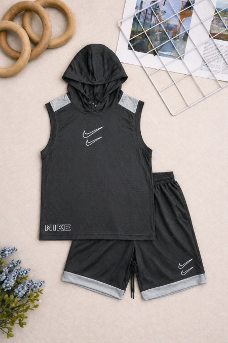 اسود ورمادي فاتح