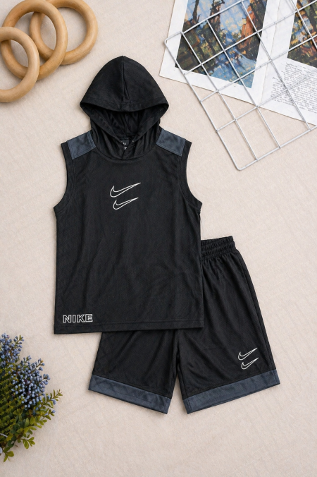 اسود ورمادي غامق