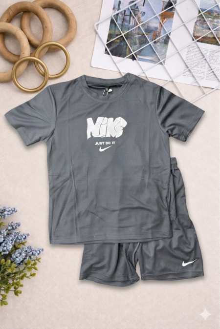 بدلة nike ولادي 