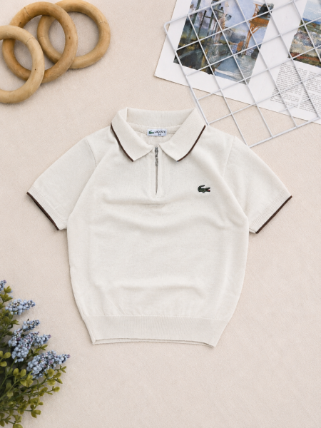 بلوز lacoste مع قبة
